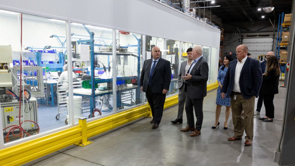 Sterling Industries, a leading medical device contract manufacturer headquartered in Vaughan, was pleased to welcome Mayor Steven Del Duca today for a tour of its advanced manufacturing facilities.